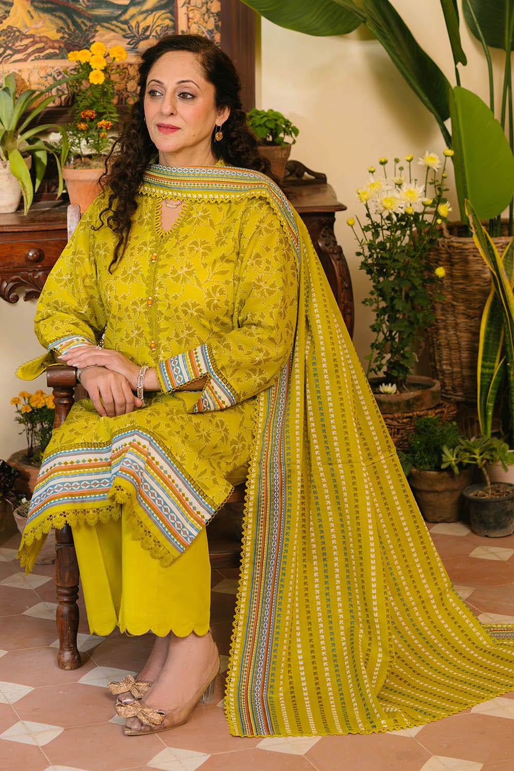 Gul Ahmed 3 Piece Unstitched Printed Lawn Suit CL-42301 A