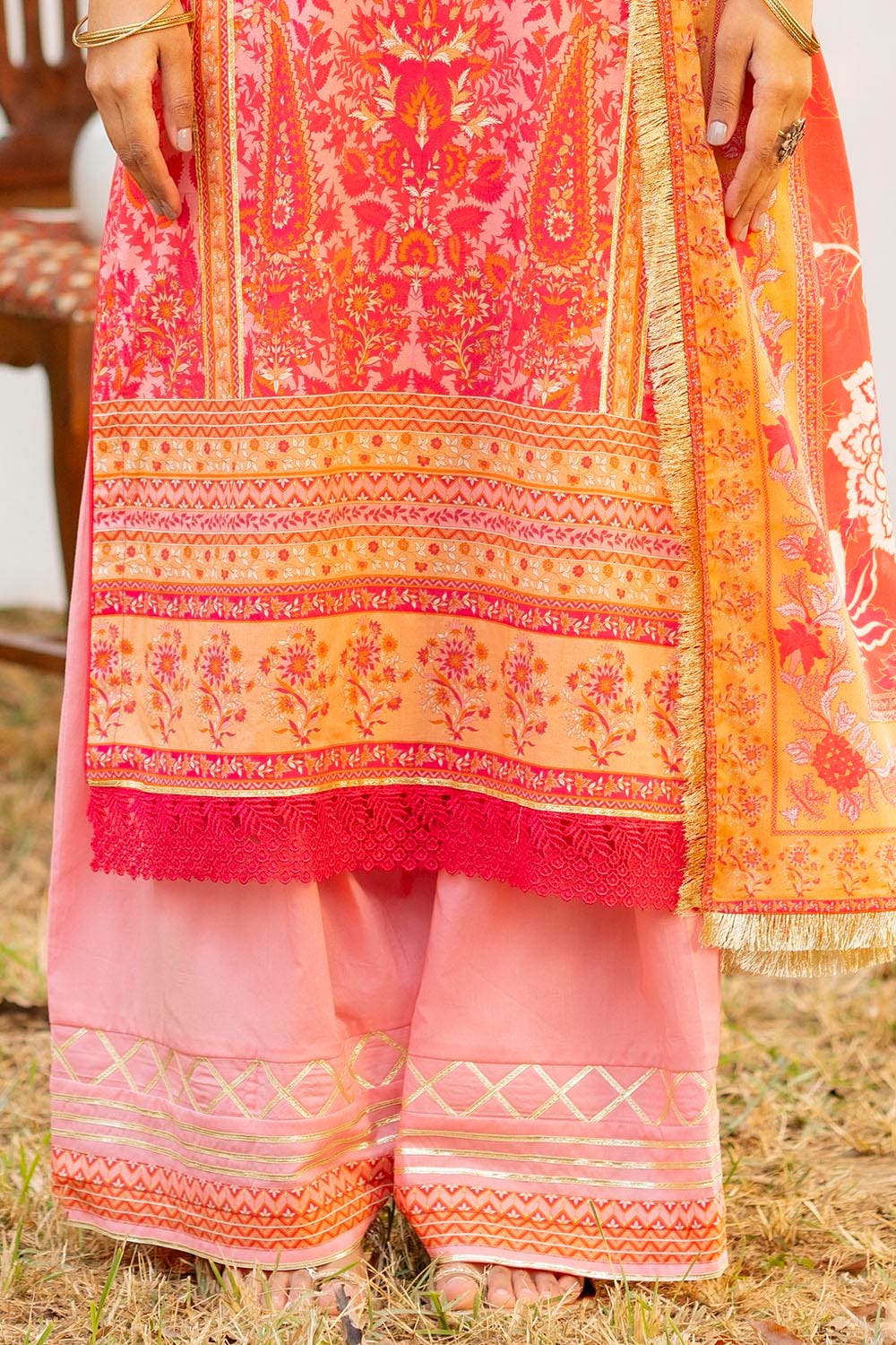 Gul Ahmed 3 Piece Unstitched Printed Lawn Suit CL-52090