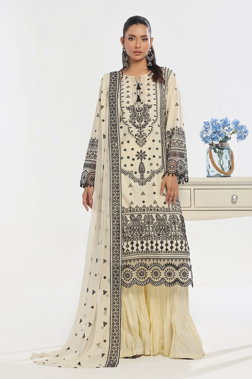 Gul Ahmed 3 Piece Unstitched Embroidered Lawn Suit with Embroidered Chiffon Dupatta PM-52057