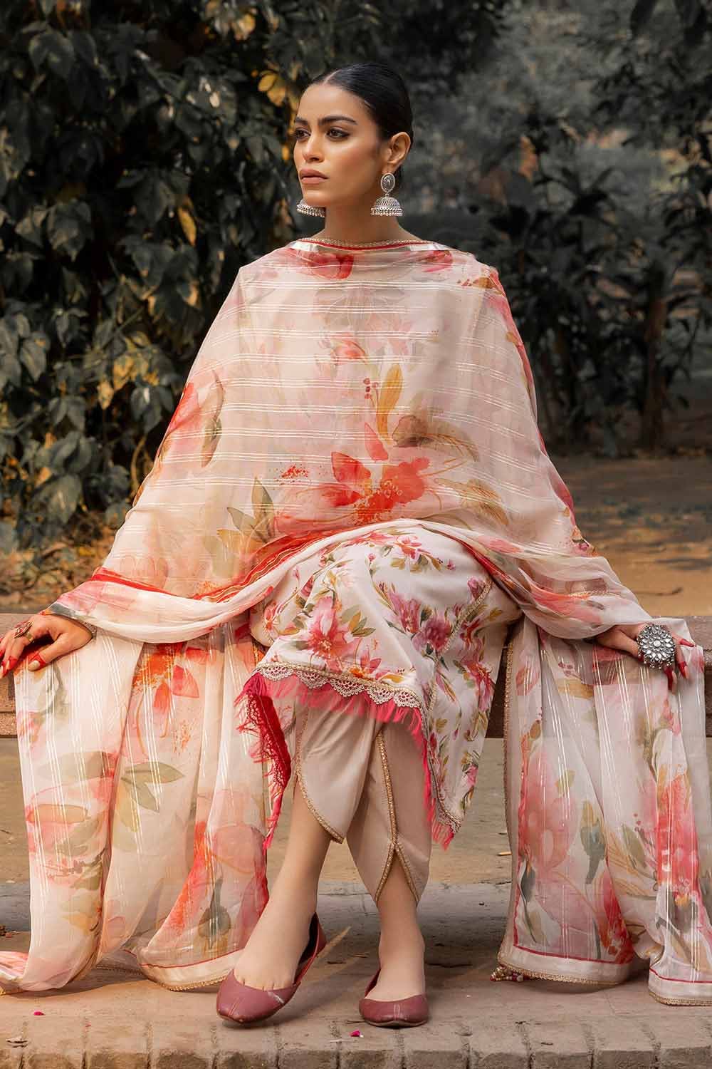 Gul Ahmed 3PC Unstitched Printed Lawn Suit with Lurex Chiffon Dupatta SP-42010